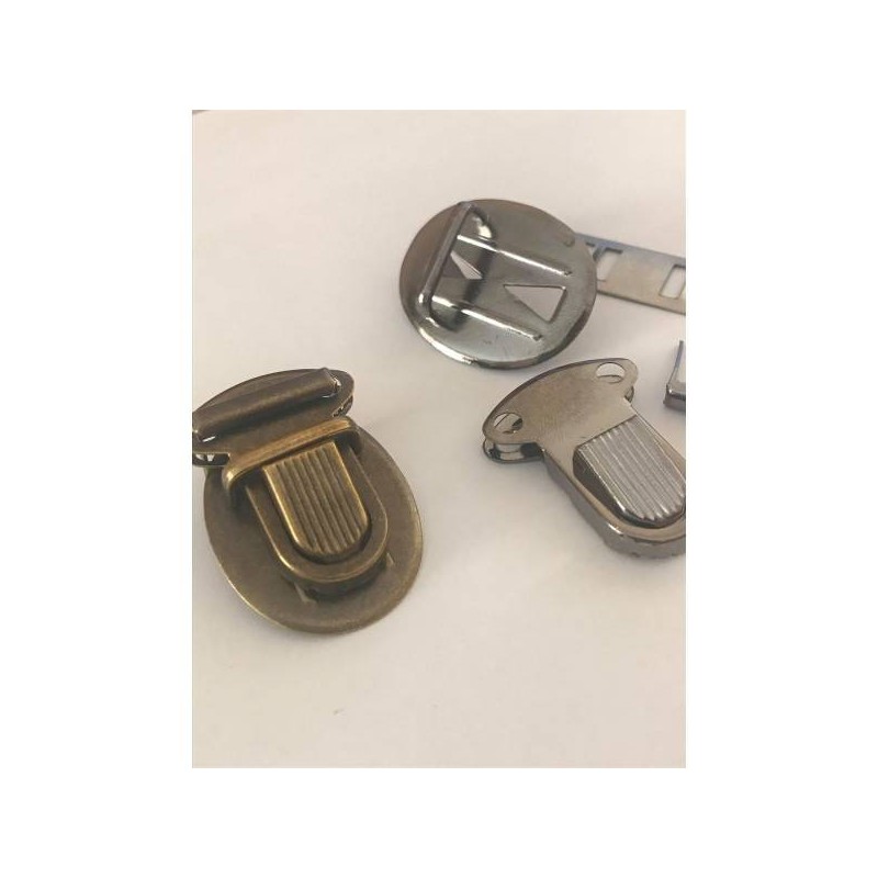 Bag Clasp Studded