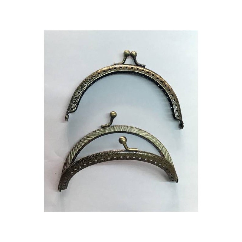 Μεταλλικό χερούλι χρυσό αντ 10 cm